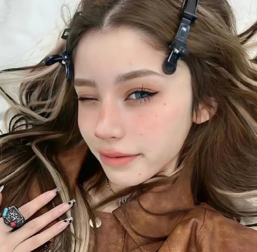 巨人与小精灵的奇幻冒险